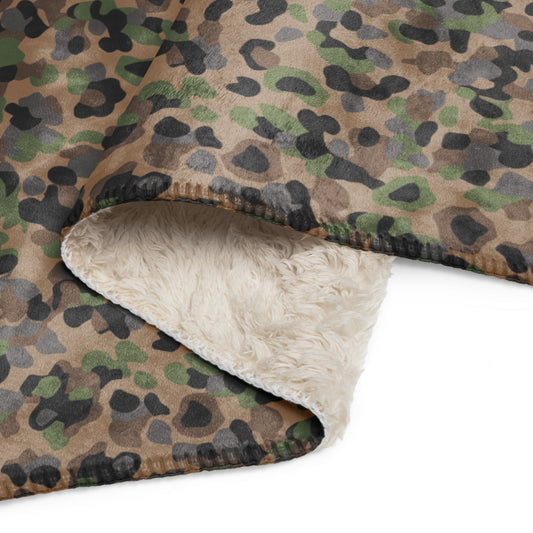 Austrian Pea Dot Erbsenmuster K4 CAMO Sherpa blanket - Blankets