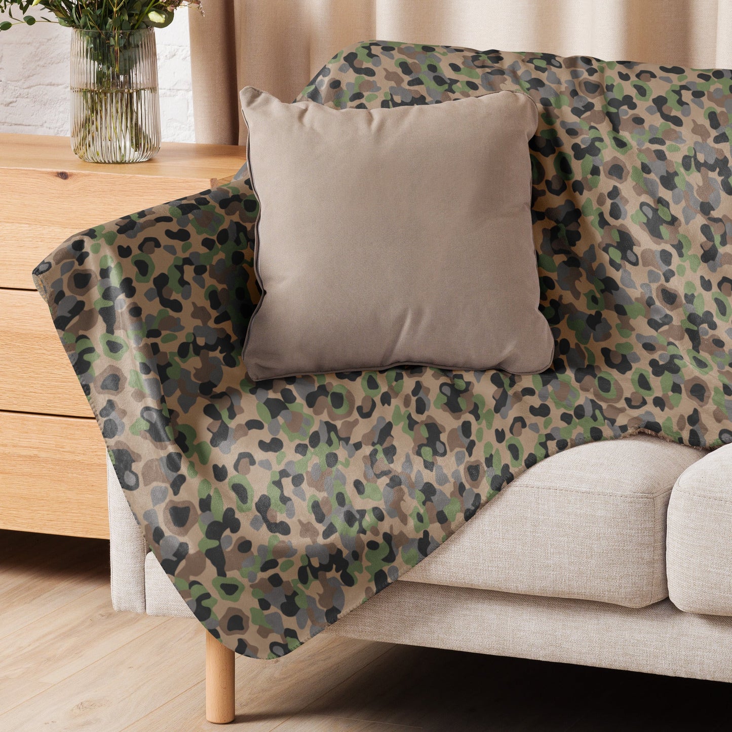 Austrian Pea Dot Erbsenmuster K4 CAMO Sherpa blanket - Blankets