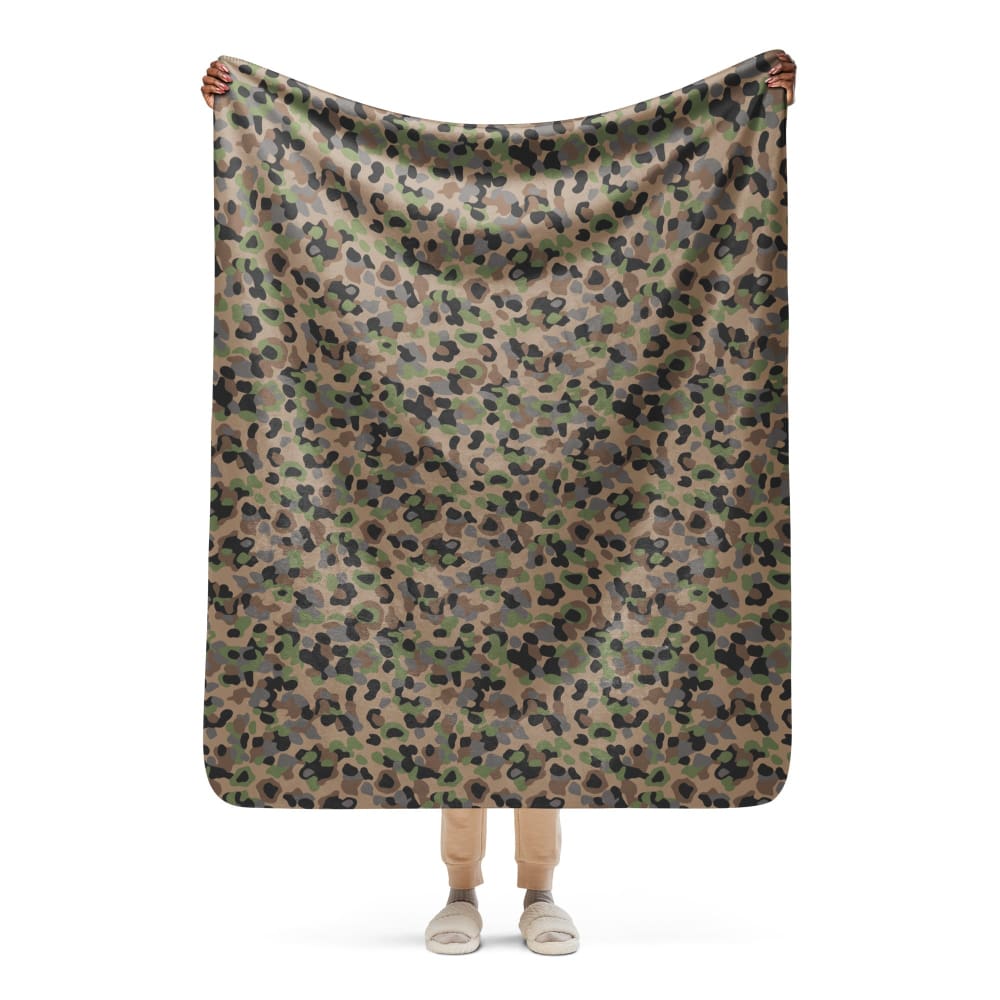 Austrian Pea Dot CAMO Sherpa blanket - 50″×60″
