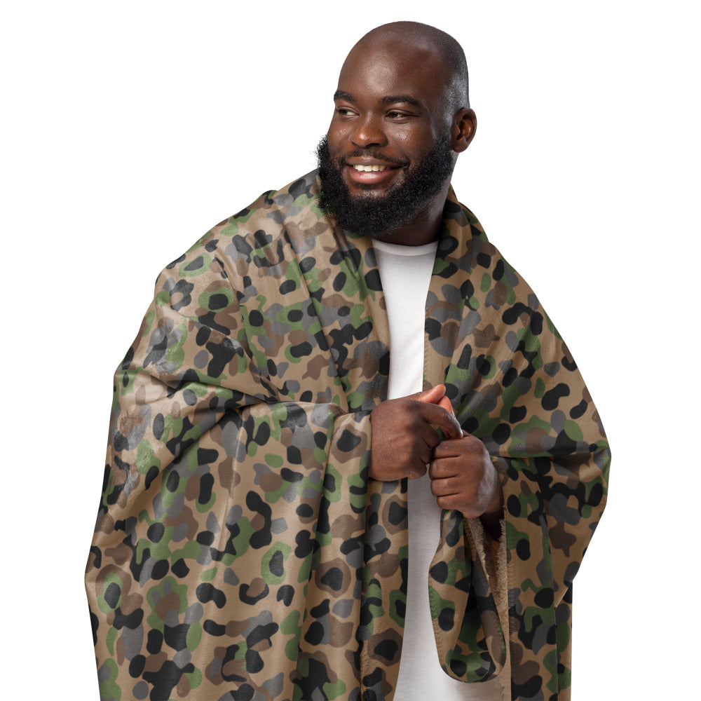 Austrian Pea Dot CAMO Sherpa blanket - Blanket