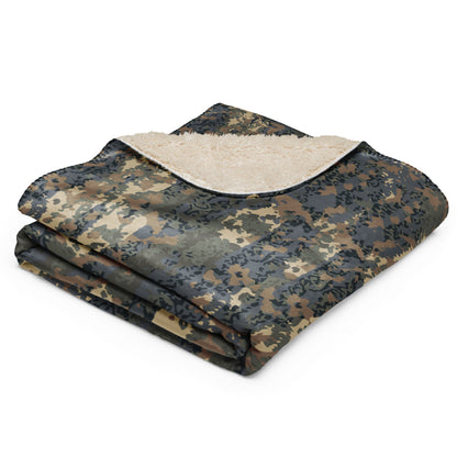 Austrian Tarnanzug CAMO Sherpa blanket - Blanket