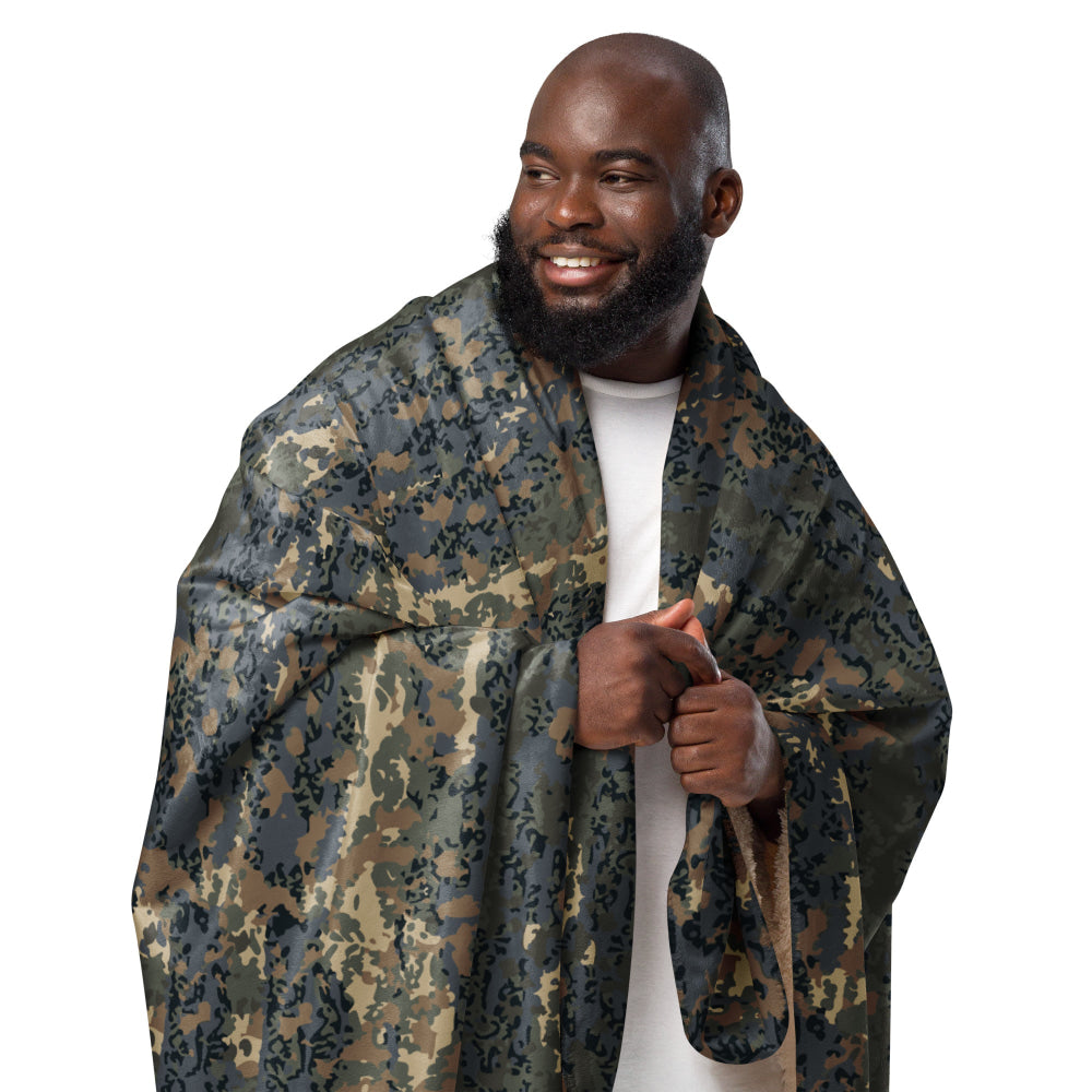 Austrian Tarnanzug CAMO Sherpa blanket - Blanket