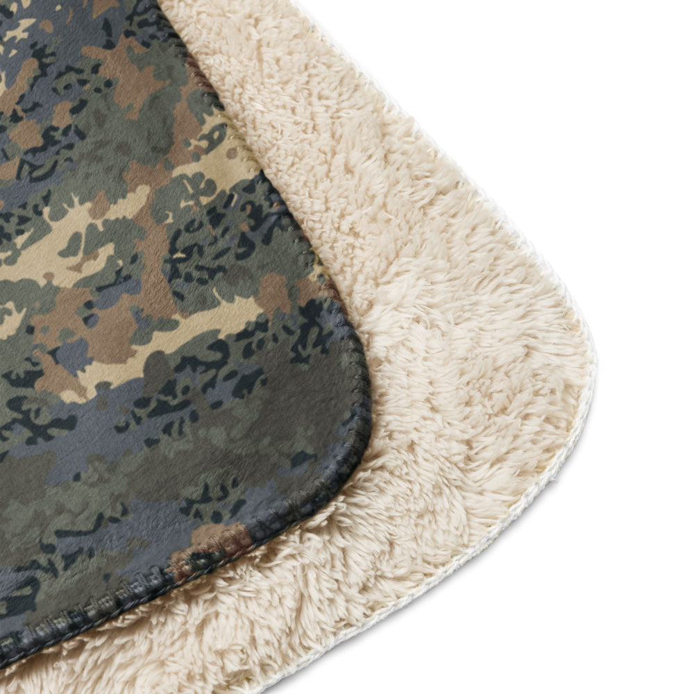 Austrian Tarnanzug CAMO Sherpa blanket - Blanket