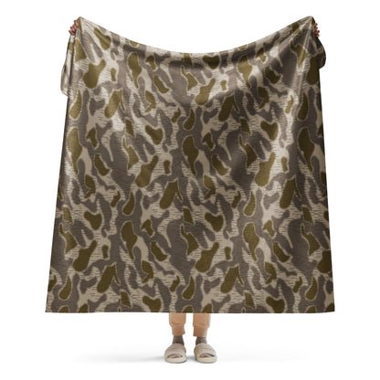 Austrian Zeltbahn Steintarn CAMO Sherpa blanket - 60″×80″ - Blanket