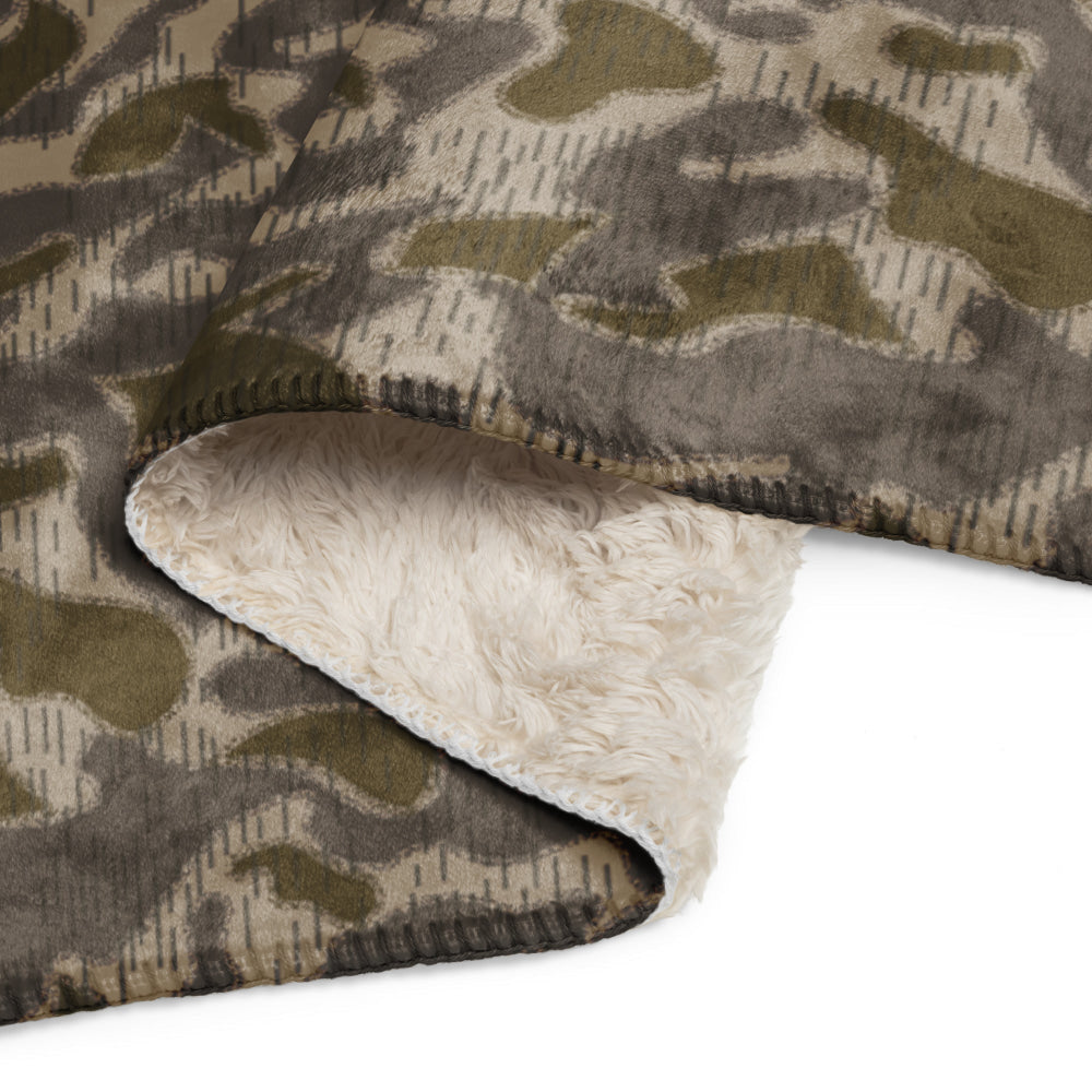 Austrian Zeltbahn Steintarn CAMO Sherpa blanket - Blanket