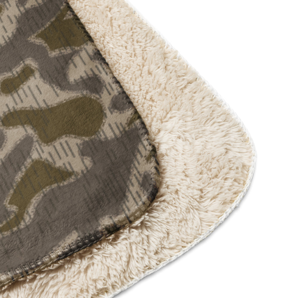 Austrian Zeltbahn Steintarn CAMO Sherpa blanket - Blanket