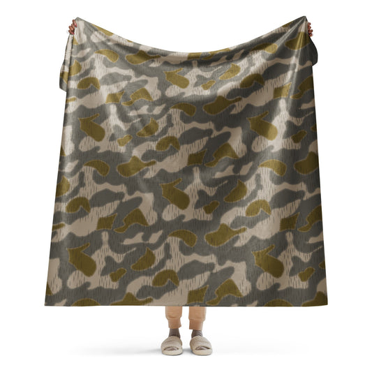 Austrian Zeltbahn Sumpfmuster Marsh CAMO Sherpa blanket - 60″×80″ - Blankets