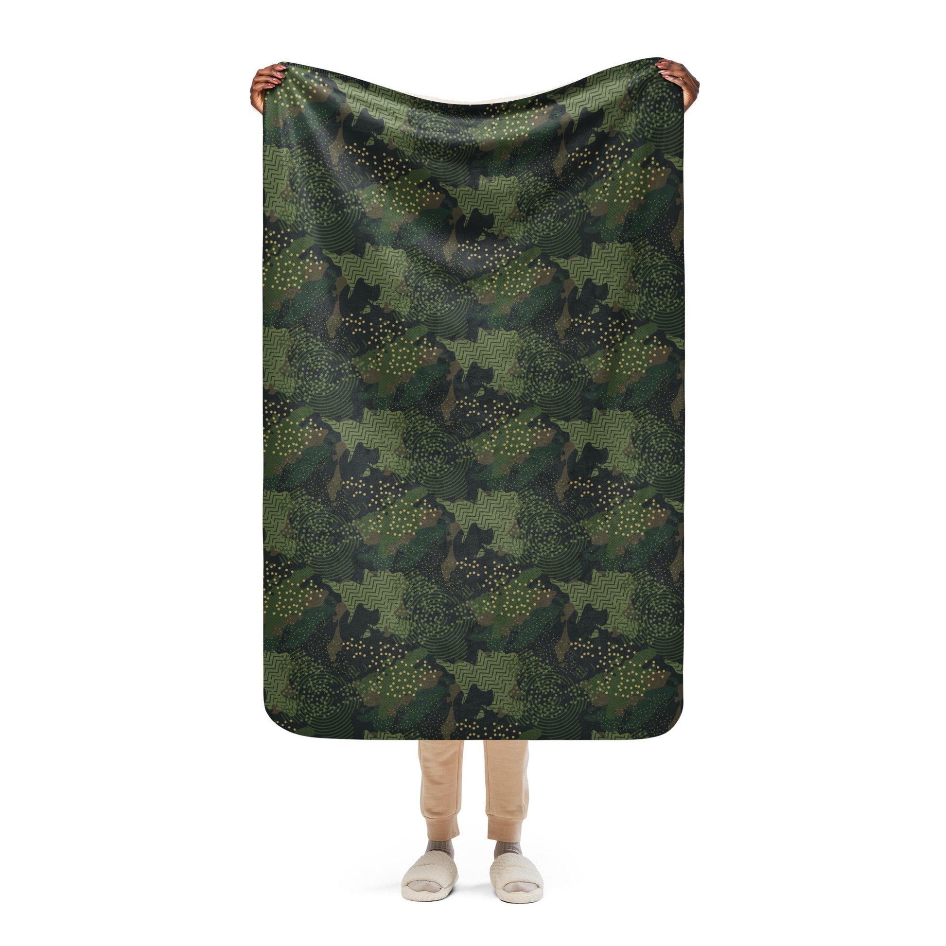 Barracuda Recon CAMO Sherpa Blanket - 37″×57″