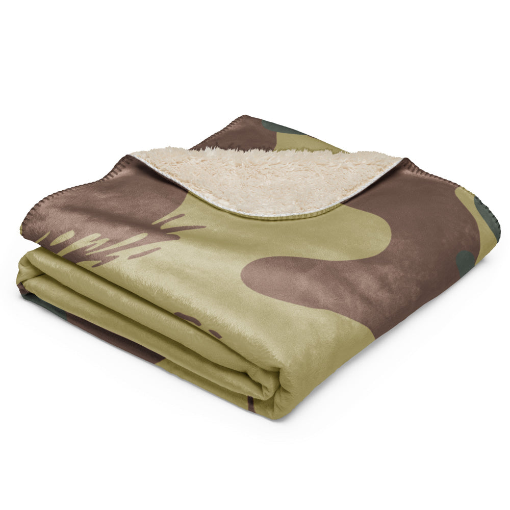 Belgium WW2 Independent Parachute Company Brushstroke CAMO Sherpa blanket - Blanket