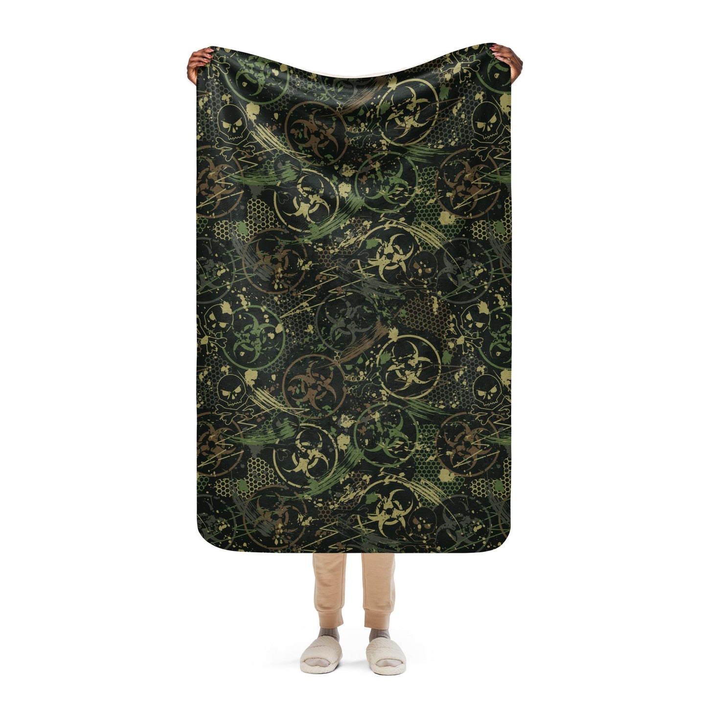 Biohazard Wasteland CAMO Sherpa blanket - 37″×57″ - Blankets