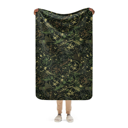 Biohazard Wasteland CAMO Sherpa blanket - 37″×57″ - Blankets