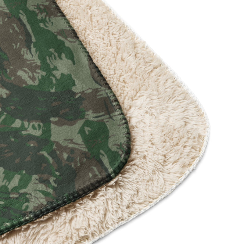 Lizard Brazil Jungle CAMO Sherpa Blanket