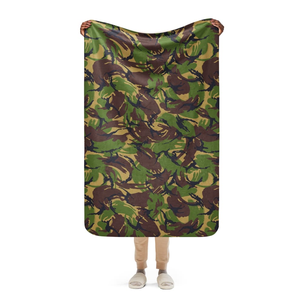 British DPM Woodland CAMO Sherpa blanket - 37″×57″