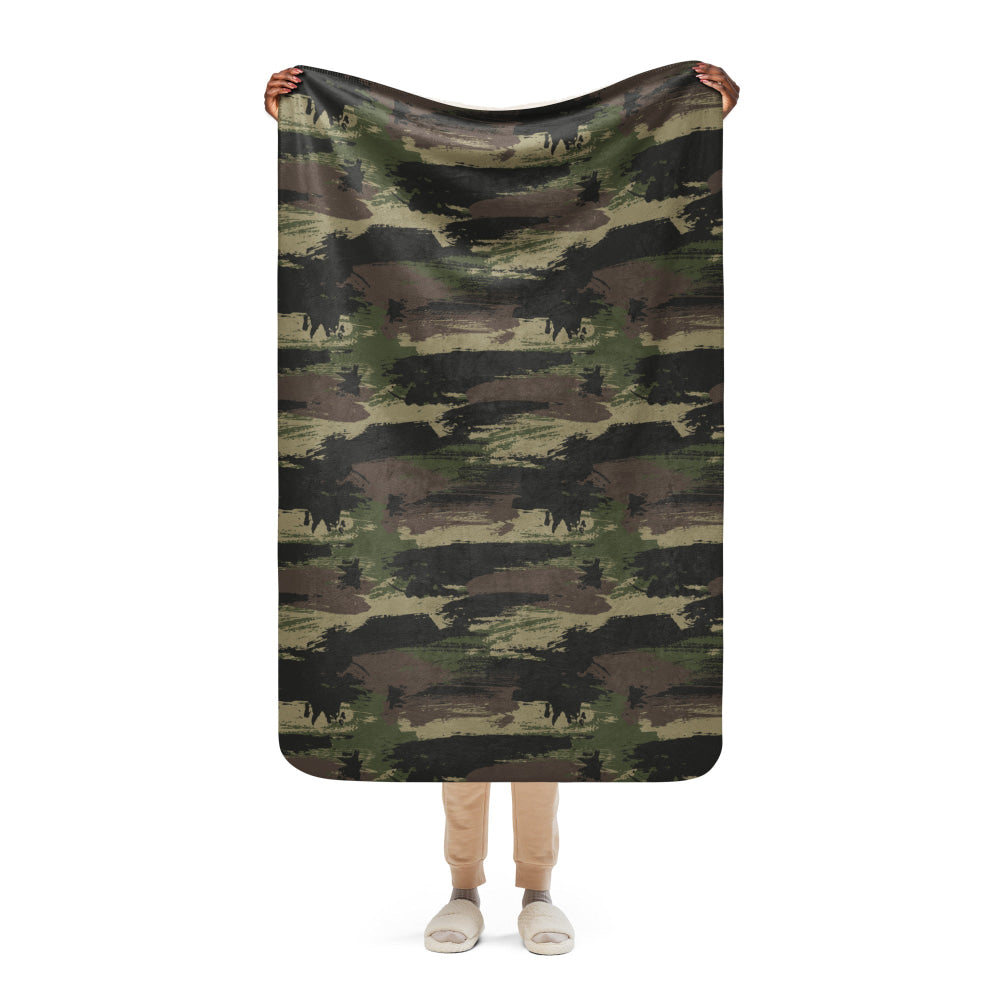 Brushstroke Jungle CAMO Sherpa blanket - 37″×57″ - Blanket