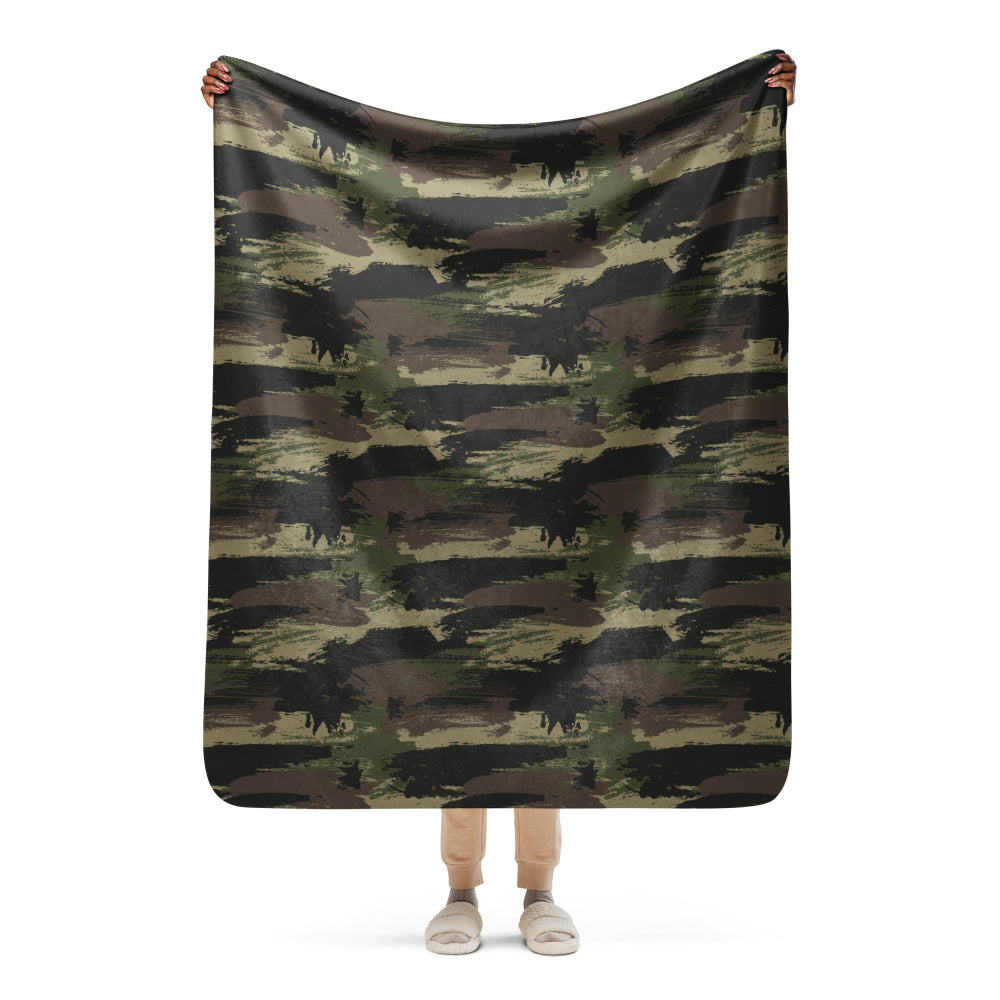 Brushstroke Jungle CAMO Sherpa blanket - 50″×60″ - Blanket