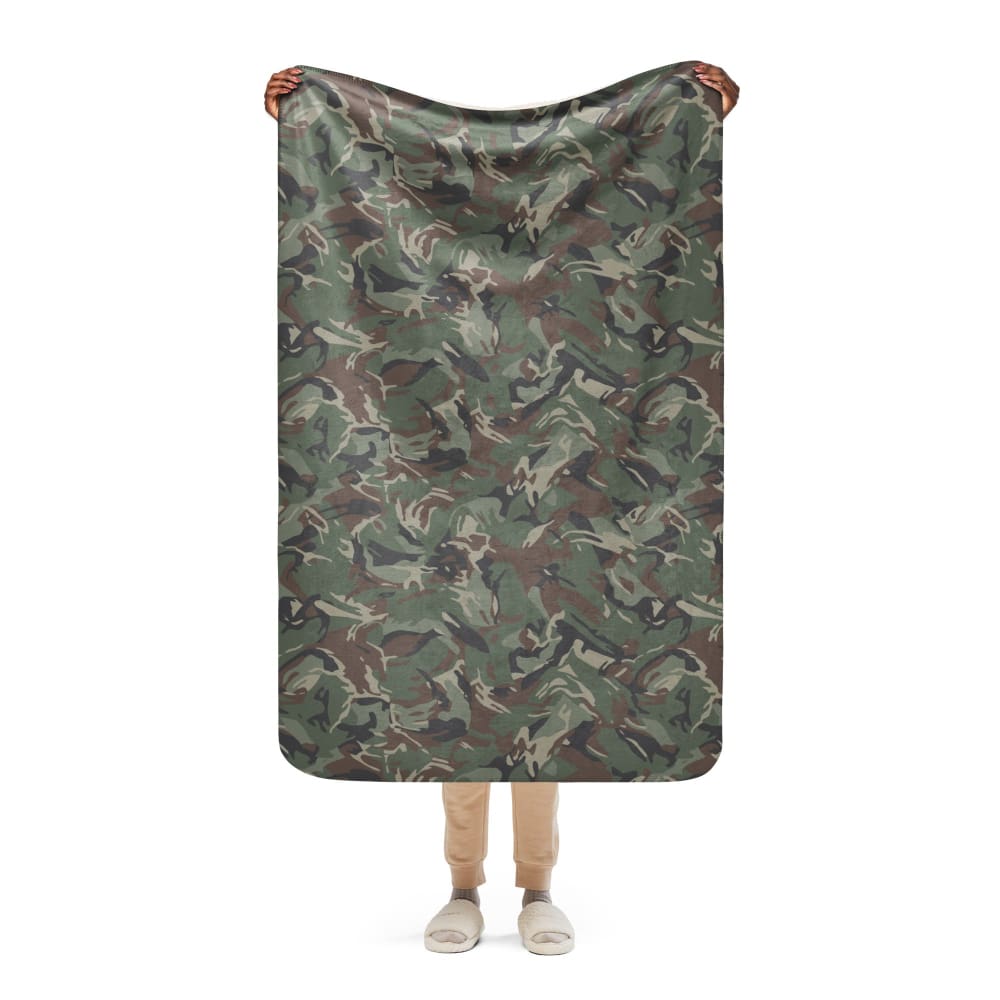 Bulgarian Army Disruptive Pattern (DPM) Temperate CAMO Sherpa blanket - 37″×57″