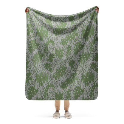 Bulgarian Frog Skin Zhabezhka Kozha CAMO Sherpa blanket - 50″×60″ - Blankets
