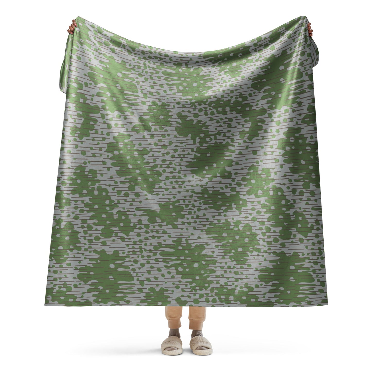 Bulgarian Frog Skin Zhabezhka Kozha CAMO Sherpa blanket - 60″×80″ - Blankets