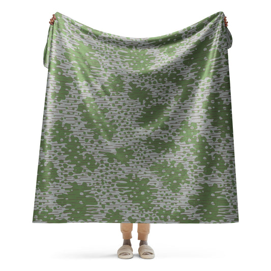 Bulgarian Frog Skin Zhabezhka Kozha CAMO Sherpa blanket - 60″×80″ - Blankets