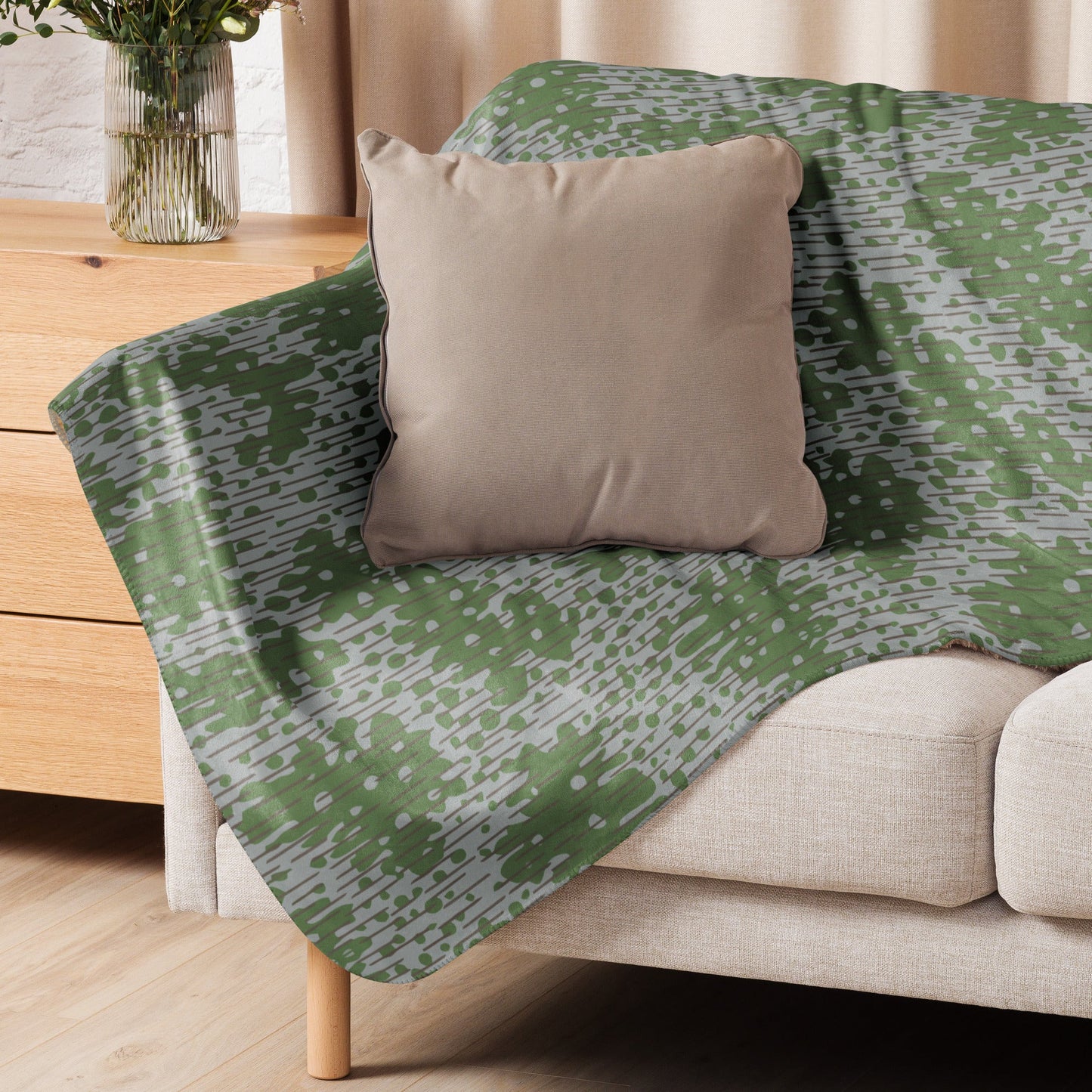 Bulgarian Frog Skin Zhabezhka Kozha CAMO Sherpa blanket - Blankets