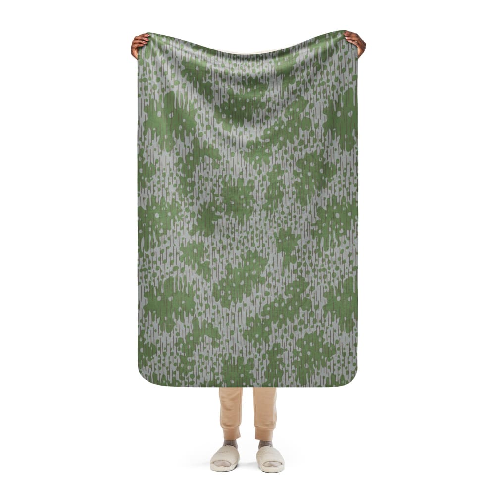 Bulgarian Frogskin CAMO Sherpa blanket - 37″×57″