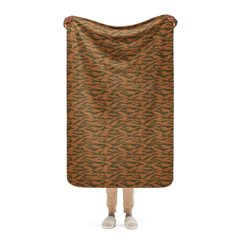 Tiger Stripe Sahel Ember CAMO Sherpa Blanket - 37″×57″