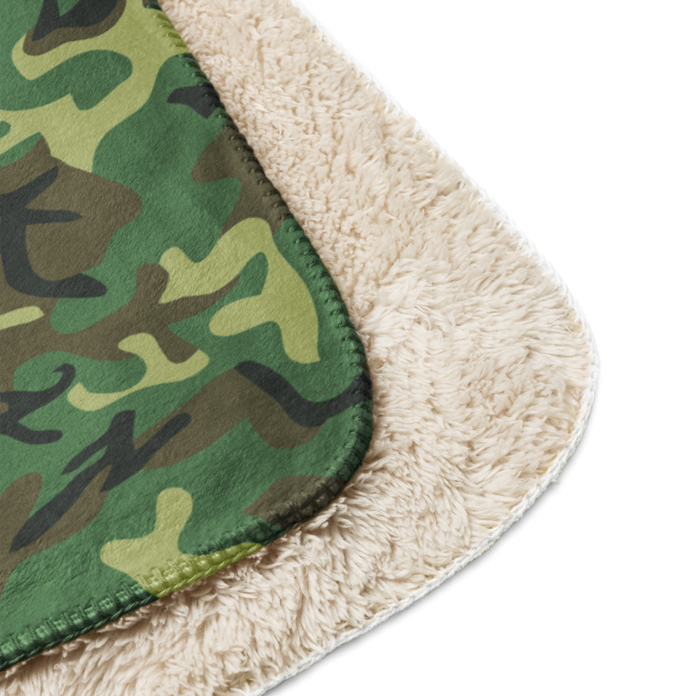 Chinese Type 87 Woodland CAMO Sherpa blanket - Blanket