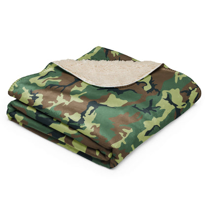 Chinese Type 99 Woodland CAMO Sherpa blanket - Blankets