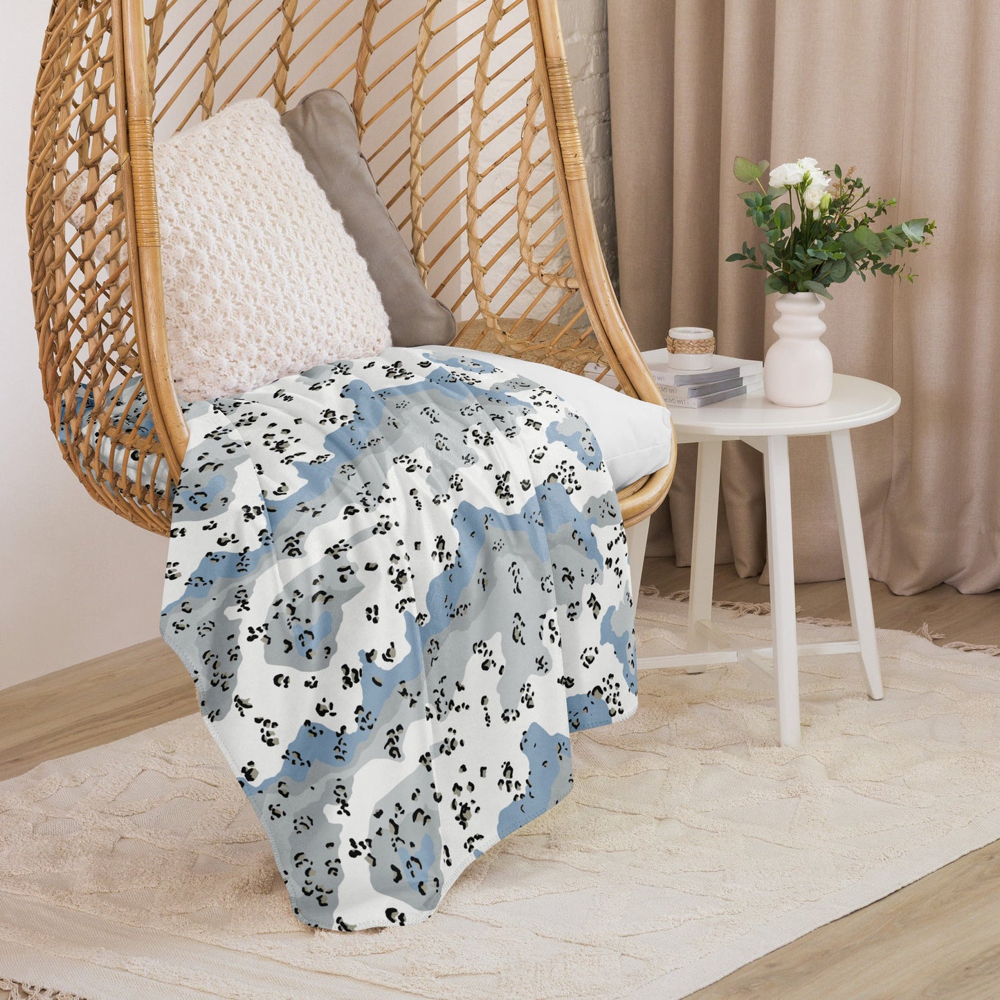 Chocolate Chip Polar Ice CAMO Sherpa blanket - Blankets