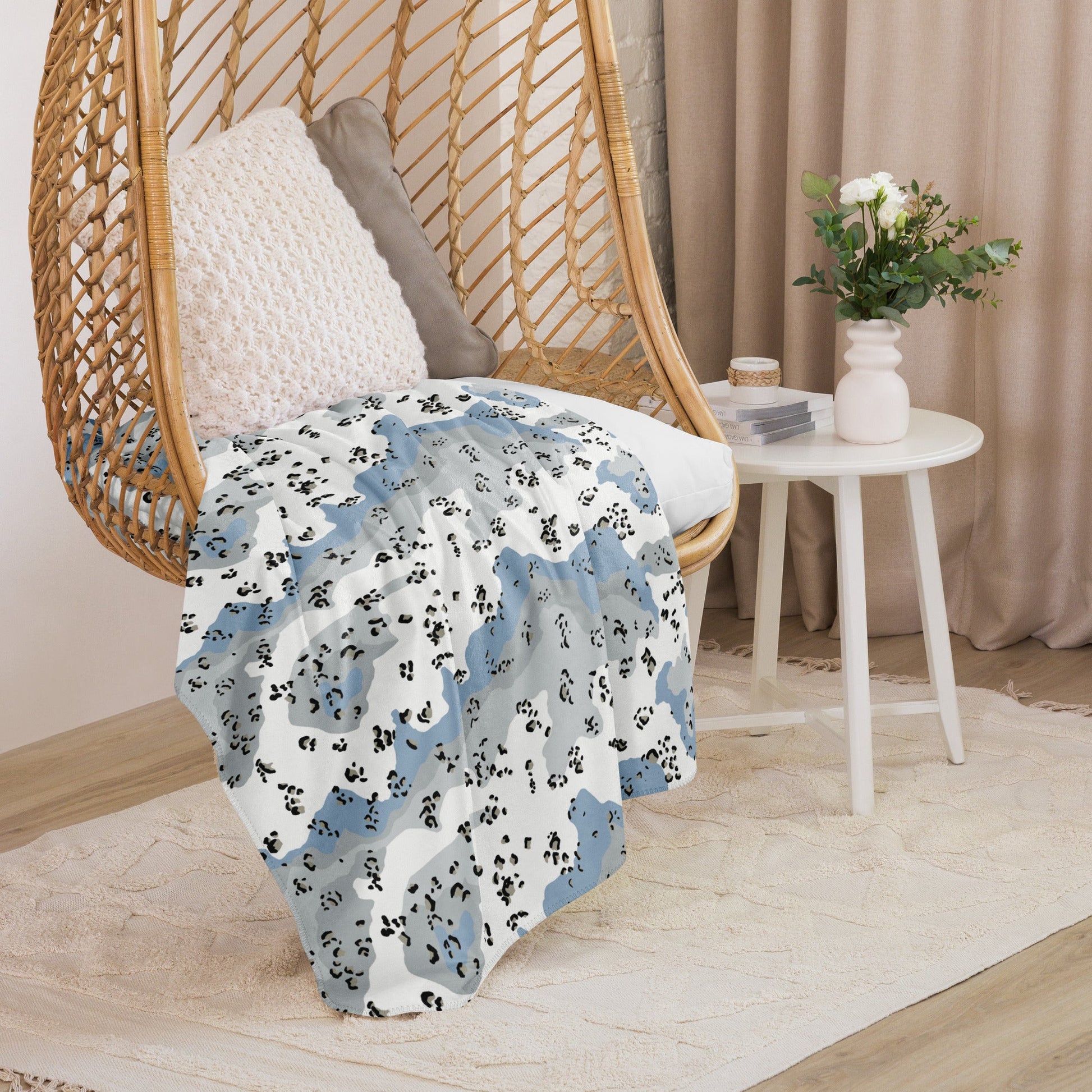 Chocolate Chip Polar Ice CAMO Sherpa blanket - Blankets