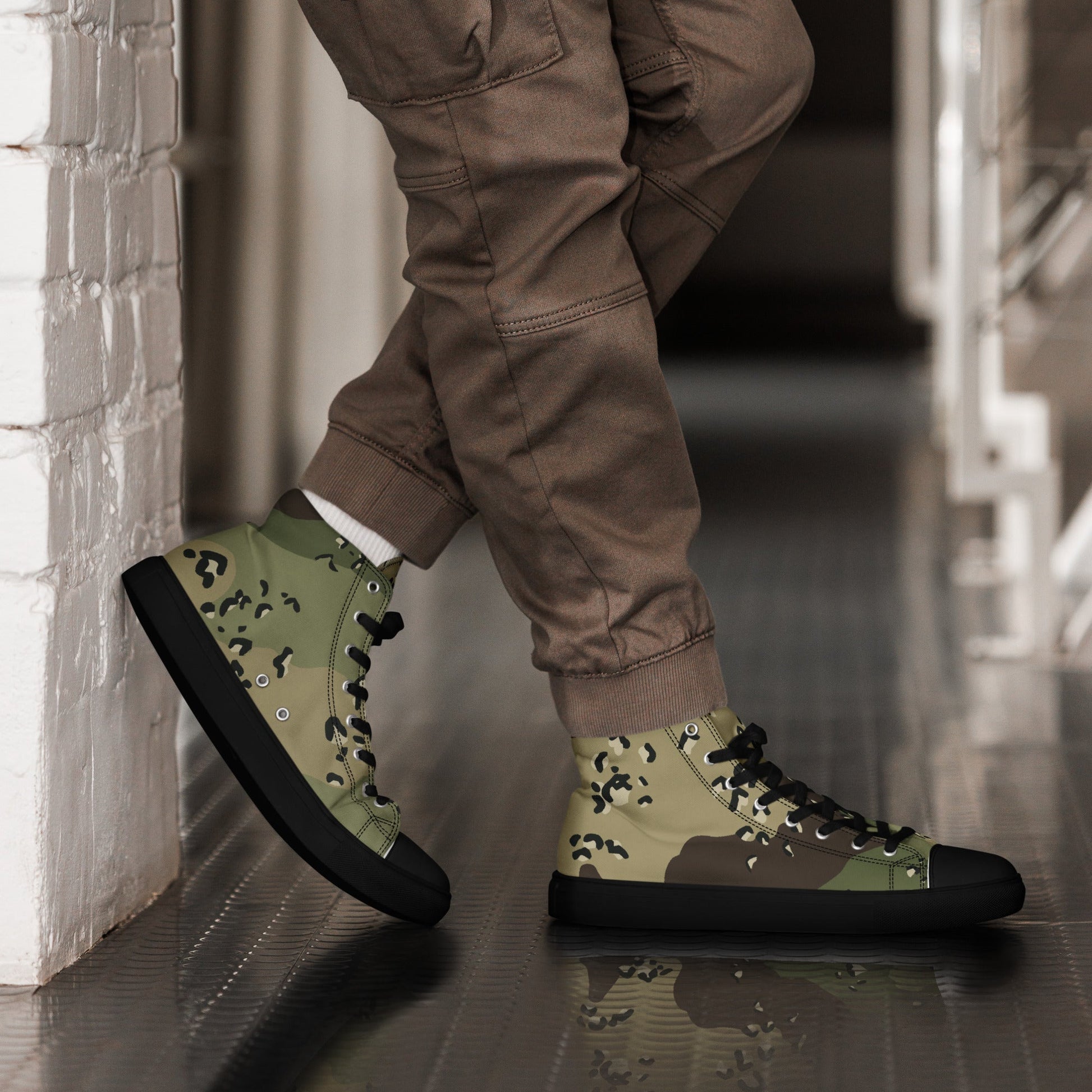 Chocolate Chip Woodland CAMO Mens High-Top Canvas Shoes - 5