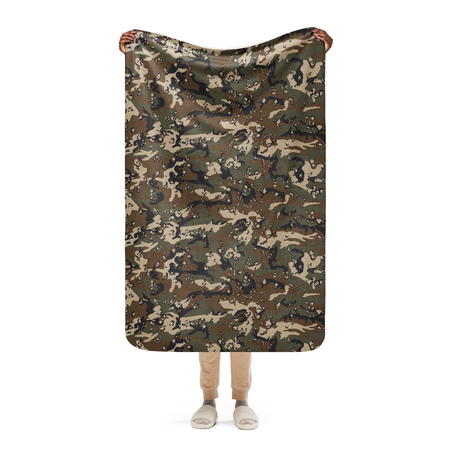 Chocolate Chip Woodland CAMO Sherpa Blanket - 37″×57″