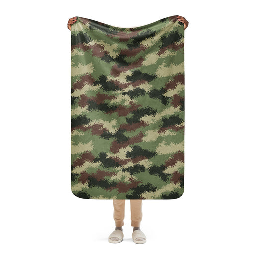 Digital Pixelado Jungle CAMO Sherpa Blanket - 37″×57″