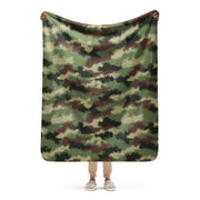 Digital Pixelado Jungle CAMO Sherpa Blanket - 50″×60″