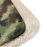 Digital Pixelado Jungle CAMO Sherpa Blanket