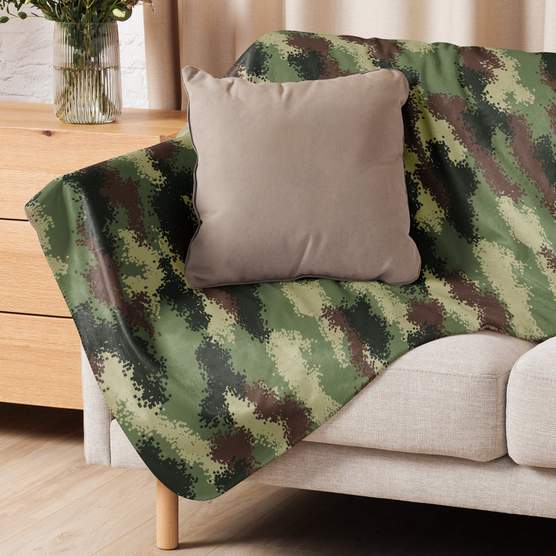 Digital Pixelado Jungle CAMO Sherpa Blanket