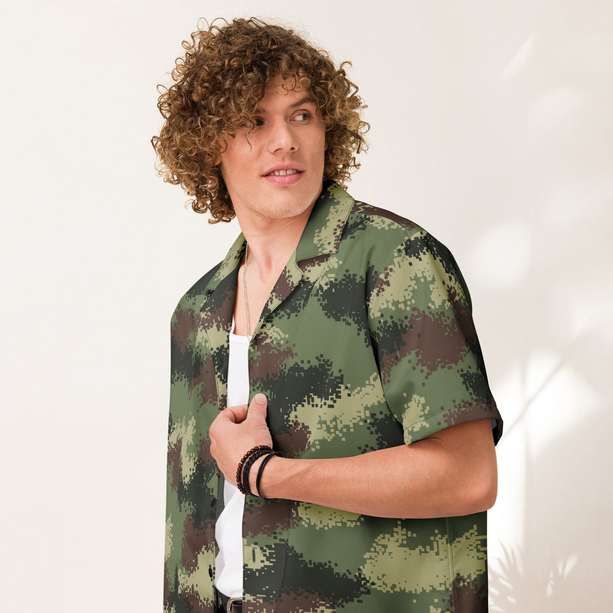 CAMO HQ - Digital Pixelado Jungle CAMO Unisex Short-Sleeve Button