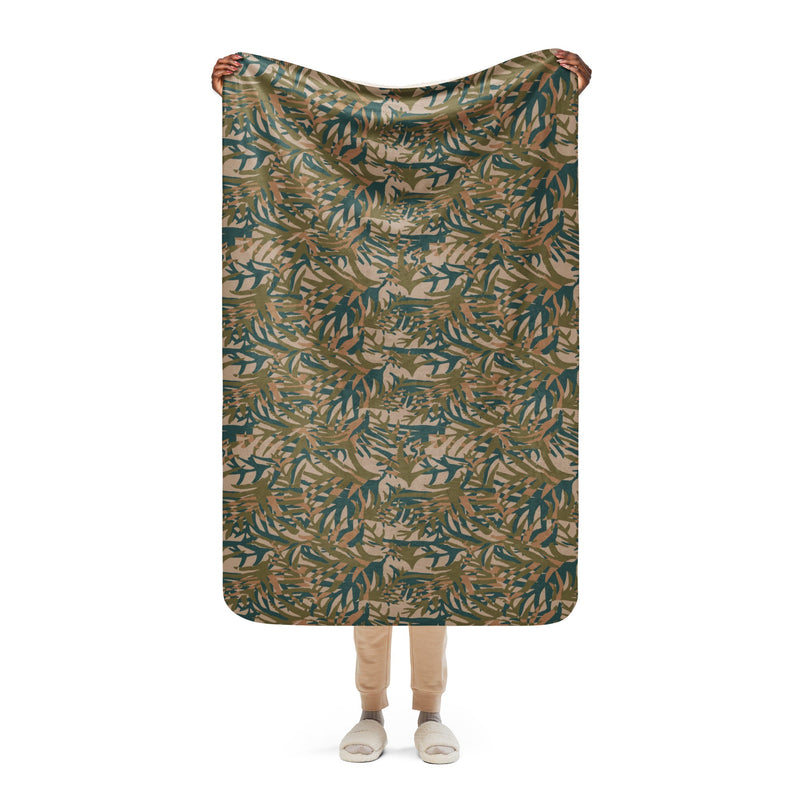 Grasslands Congo CAMO Sherpa Blanket - 37″×57″