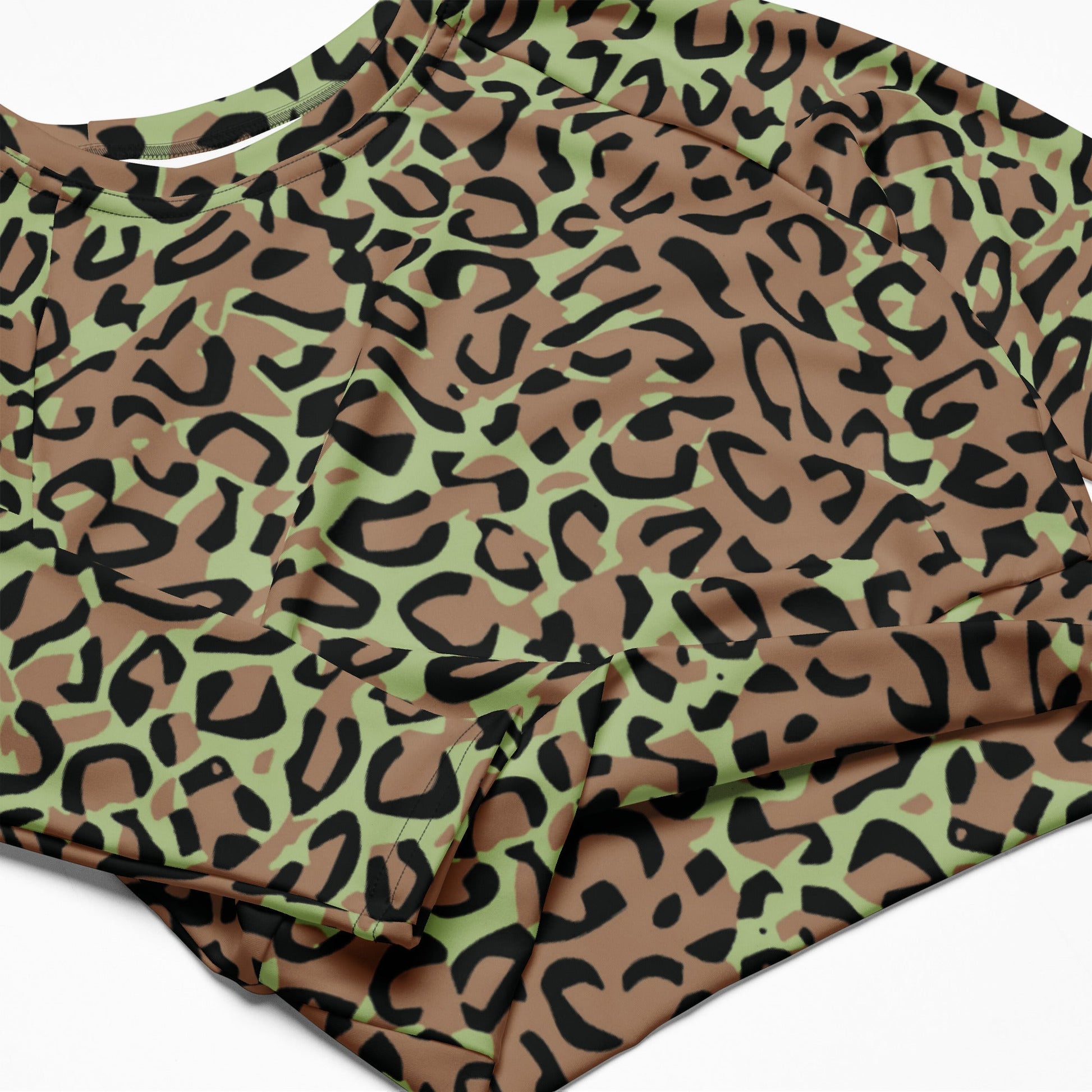 Congo (Zaire) Leopard Spot CAMO Womens Long-Sleeve Crop Top