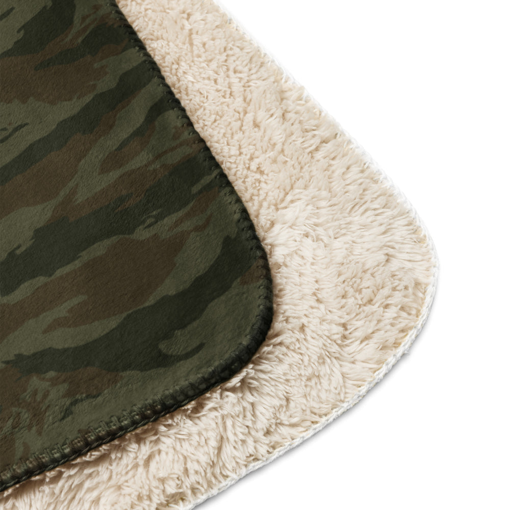 Cuban Lizard Olive CAMO Sherpa blanket - Blanket