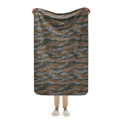 Cuban Lizard CAMO Sherpa blanket - 37″×57″ - Blanket