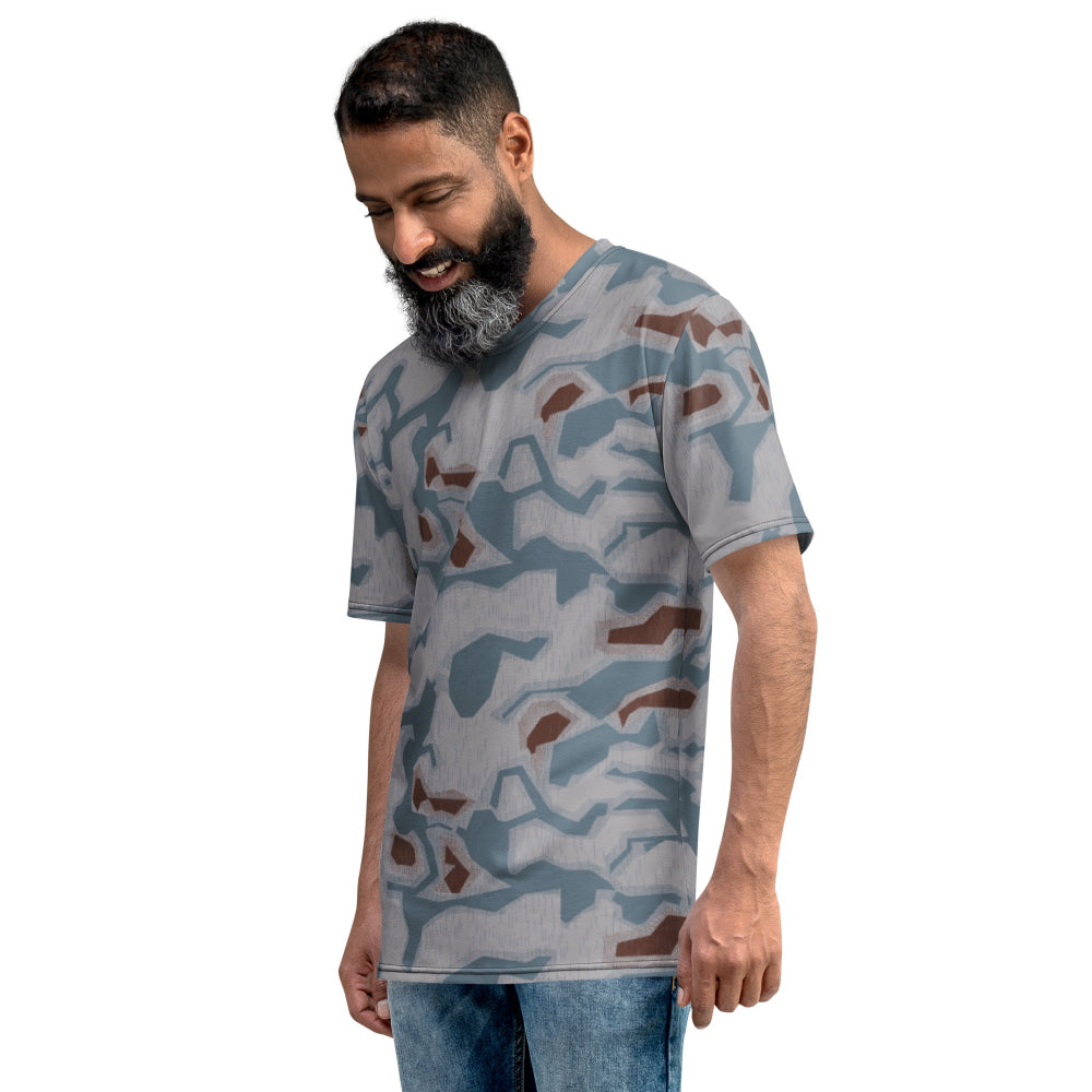 Czech Bahňák Sumpfmuster CAMO Men’s t-shirt - Mens T-Shirt