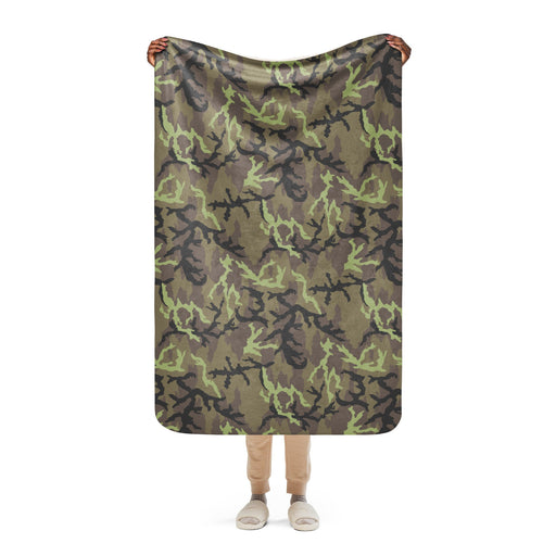 Leaf VZ95 CAMO Sherpa Blanket - 37″×57″