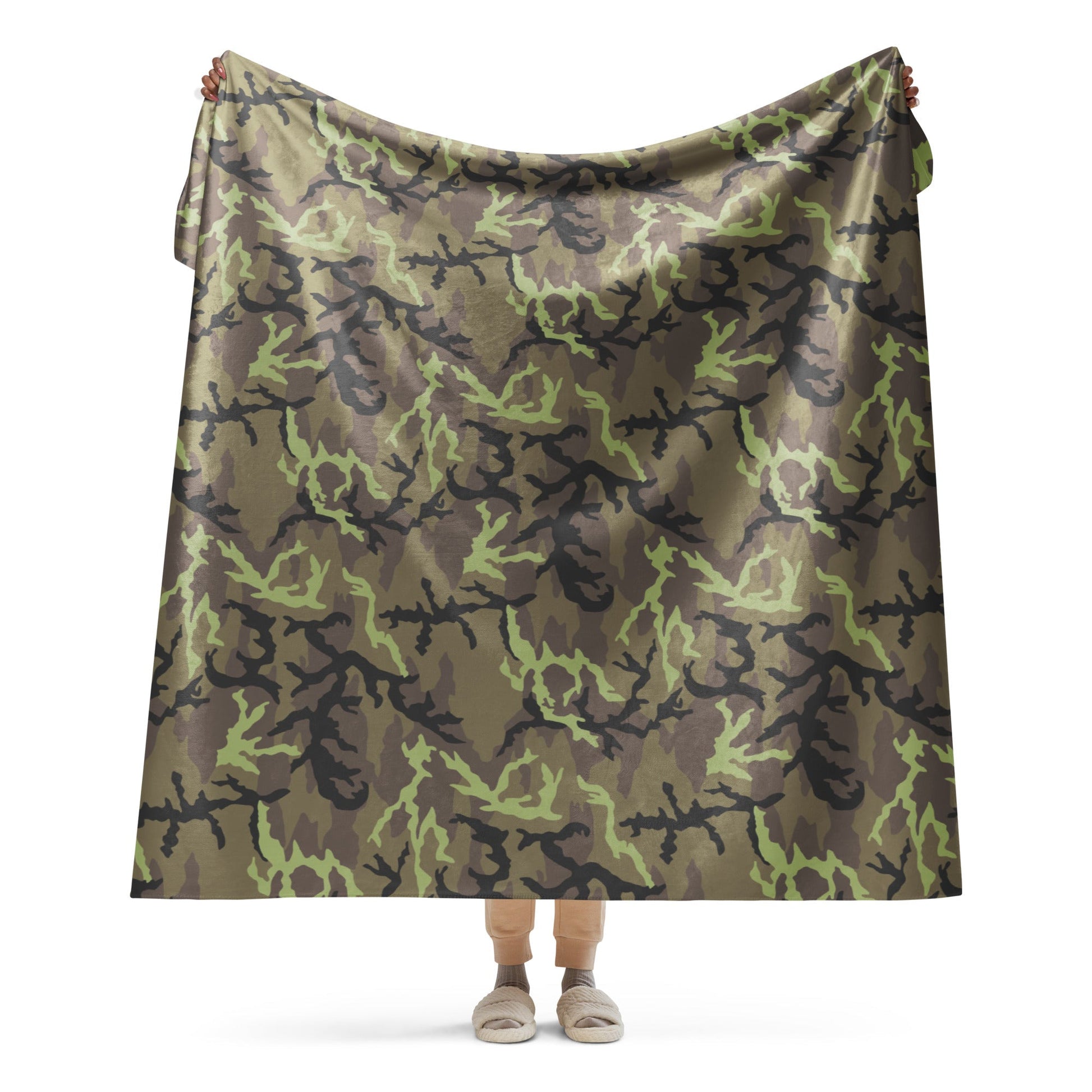 Czech Leaf VZ95 CAMO Sherpa blanket - 60″×80″ - Blankets