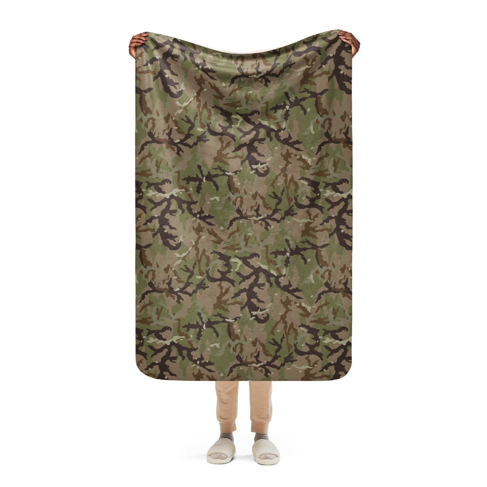 Czech MAD21 Multi CAMO Sherpa blanket - 37″×57″