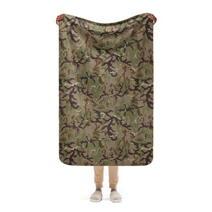 Czech Multi-terrain MAD21 CAMO Sherpa Blanket - 37″×57″