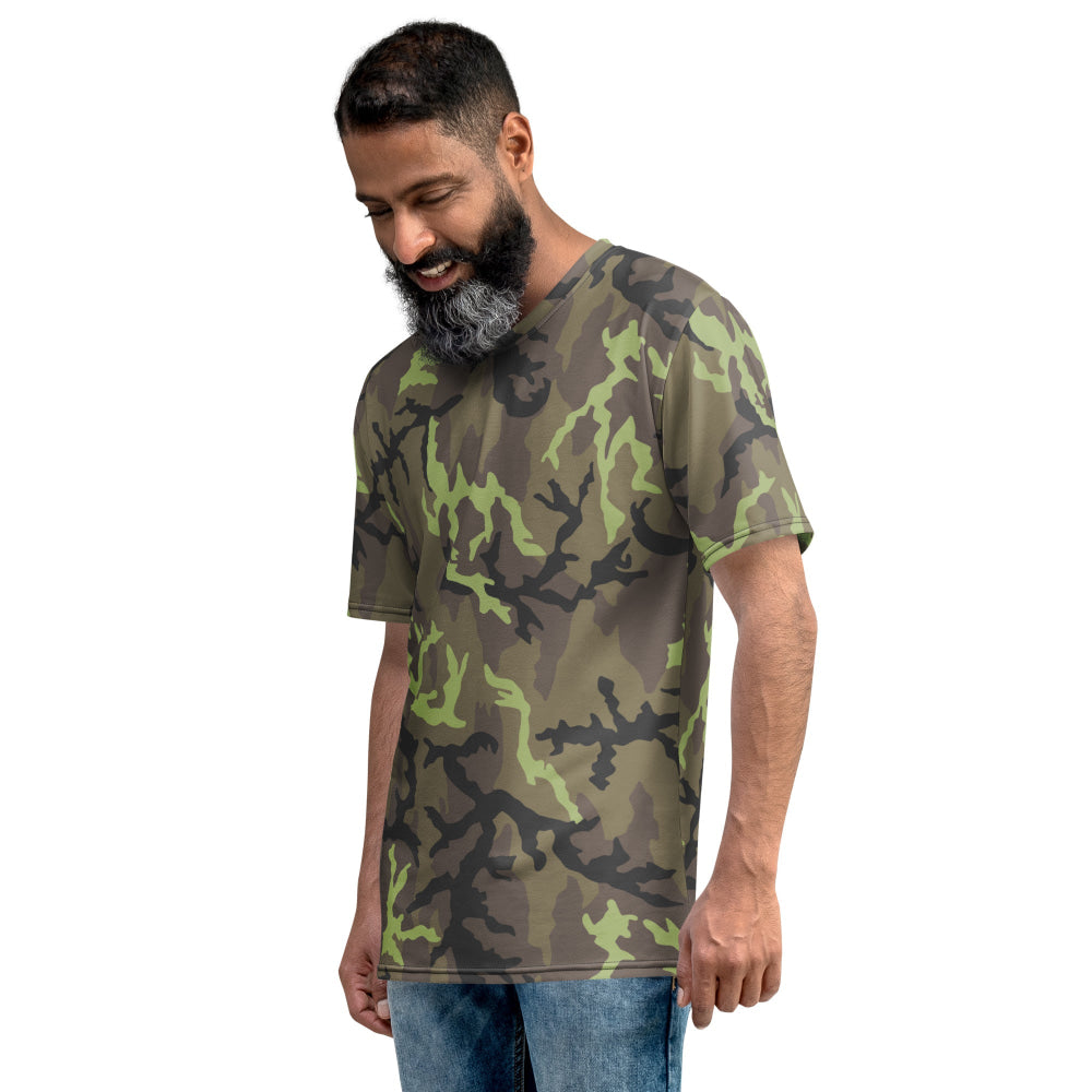 Czech VZ95 Leaf CAMO Men’s t-shirt - Mens T-Shirt