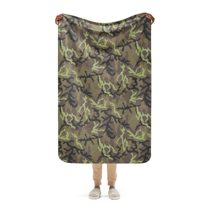 Czech VZ95 Leaf CAMO Sherpa blanket - 37″×57″