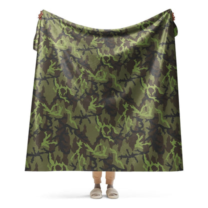 Czech VZ95 Woodland Leaf CAMO Sherpa blanket - 60″×80″