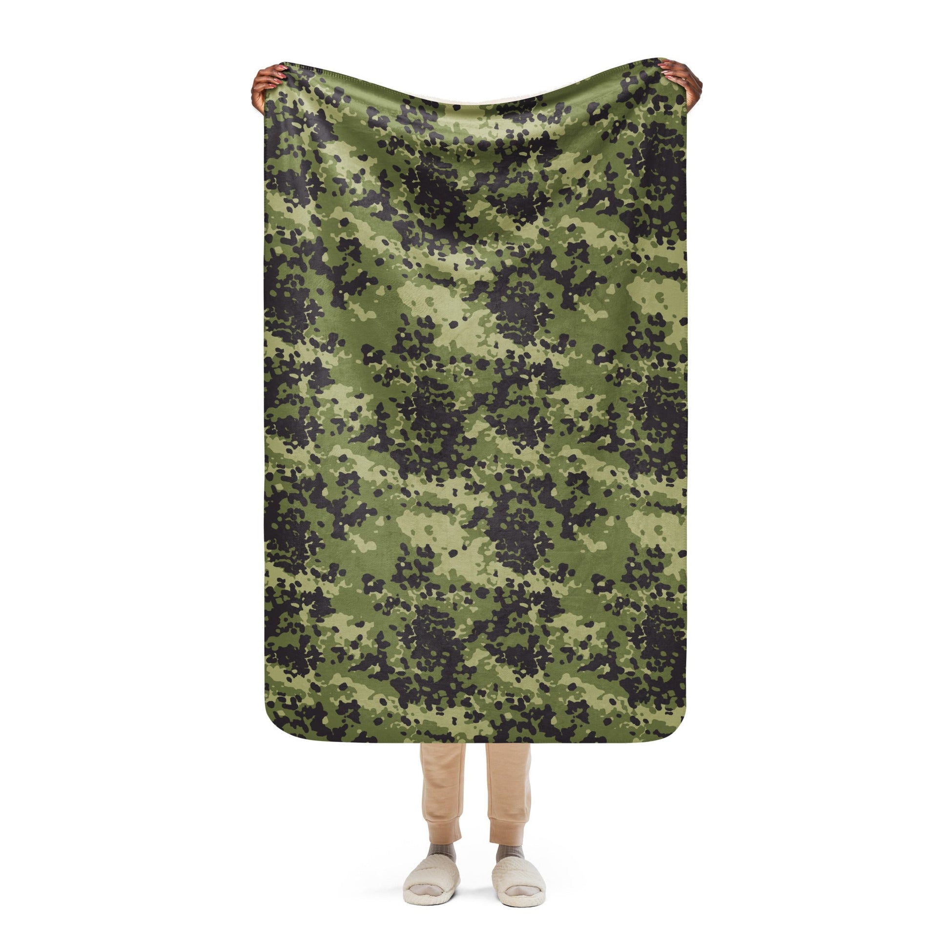 Danish Flecktarn Woodland CAMO Sherpa blanket - 37″×57″ - Blankets